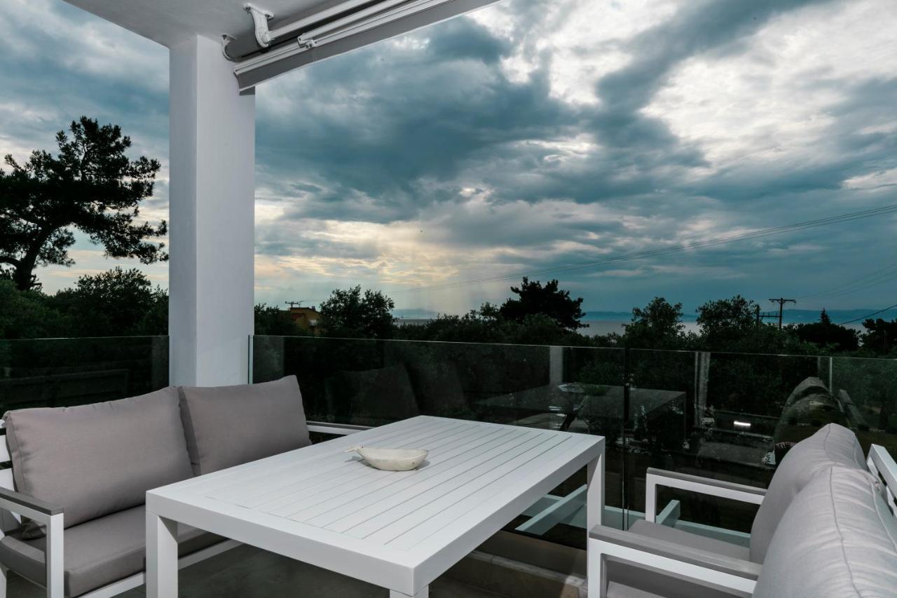 Pachis Escape Suites Exteriör bild