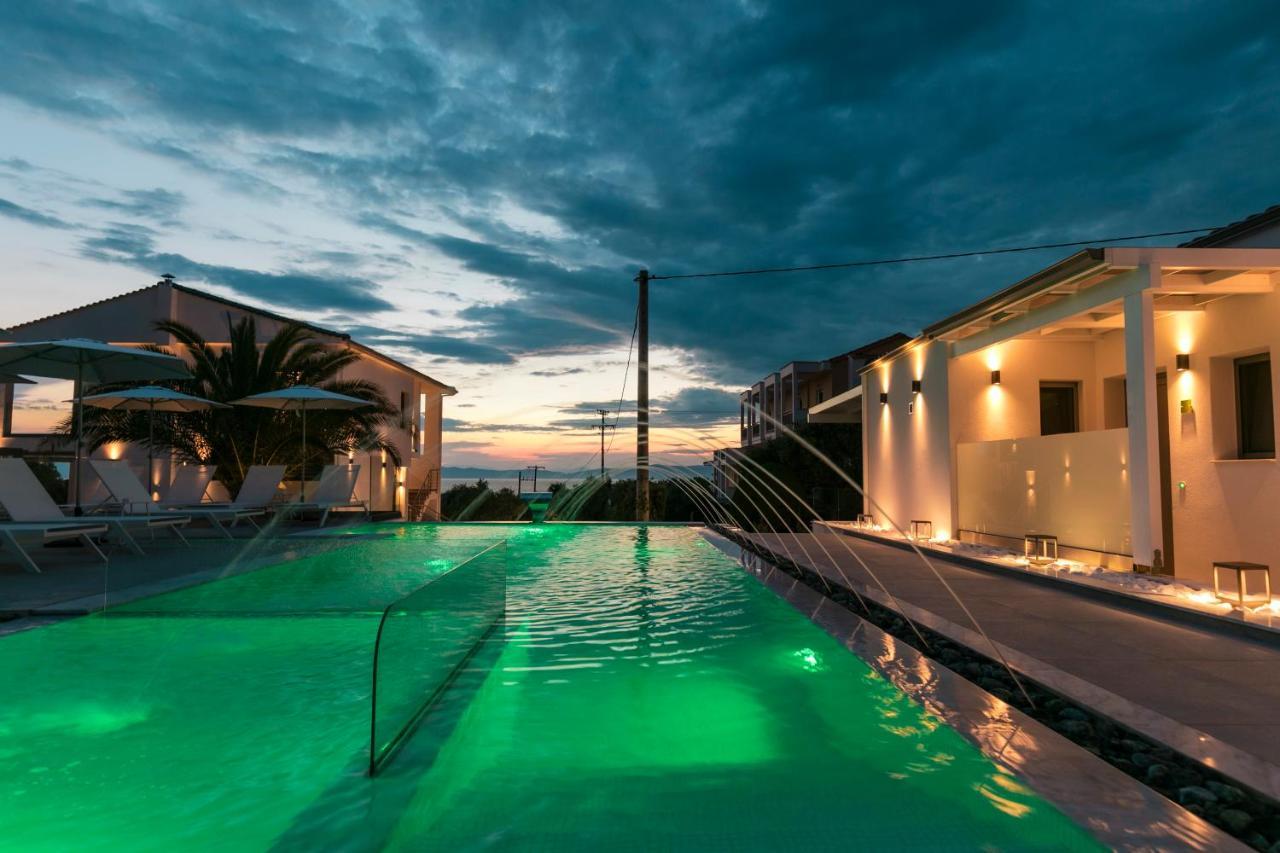 Pachis Escape Suites Exteriör bild