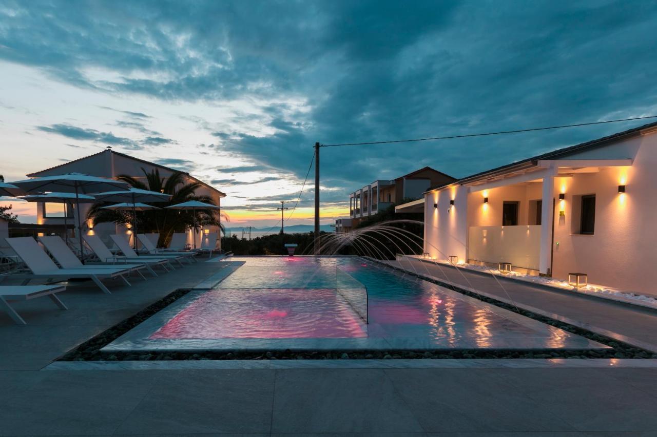 Pachis Escape Suites Exteriör bild