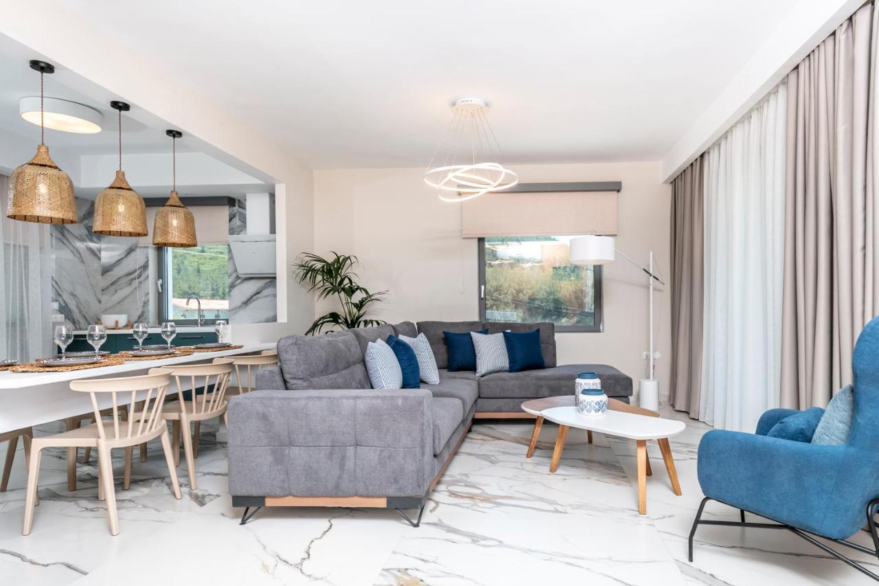 Pachis Escape Suites Exteriör bild