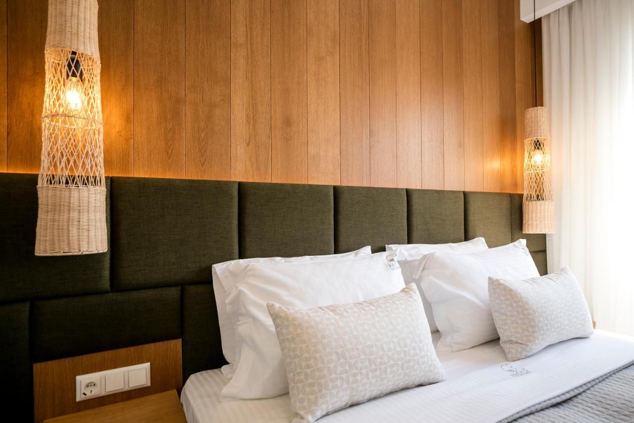 Pachis Escape Suites Exteriör bild
