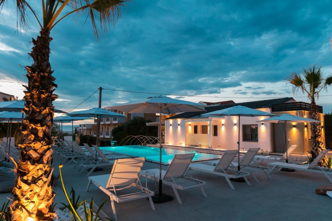 Pachis Escape Suites Exteriör bild