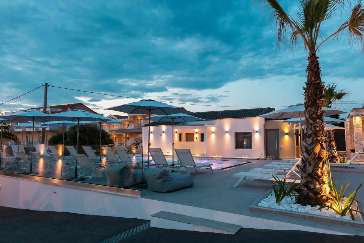 Pachis Escape Suites Exteriör bild
