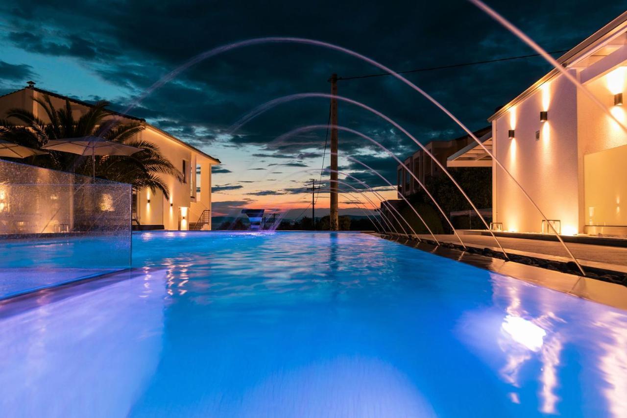 Pachis Escape Suites Exteriör bild